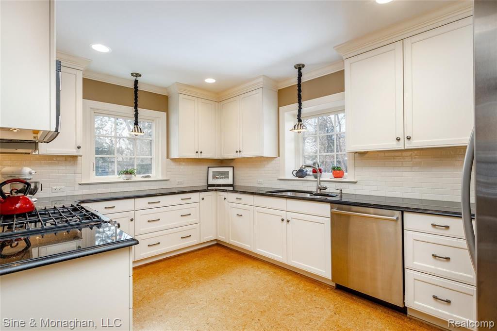 1009 Audubon Road Grosse Pointe Park, MI 48230 - Photo 8 of 69