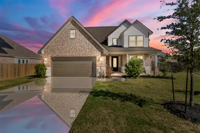 $455,900 | 13510 Fallbrook Circle, Mont Belvieu, TX 77535