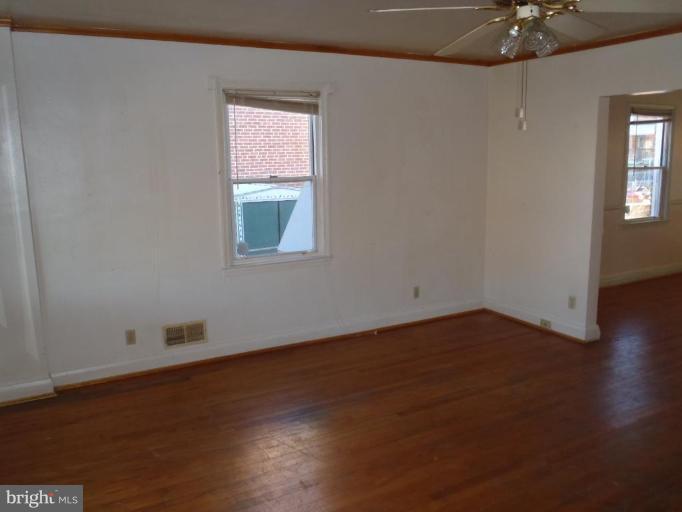 225 Riverthorn Road Middle River, MD 21220 - Photo 5 of 18 Living Room