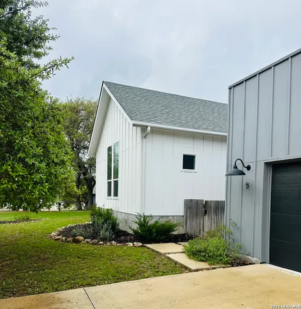 $525,000 | 5 Cripple Creek Court, Wimberley, TX 78676
