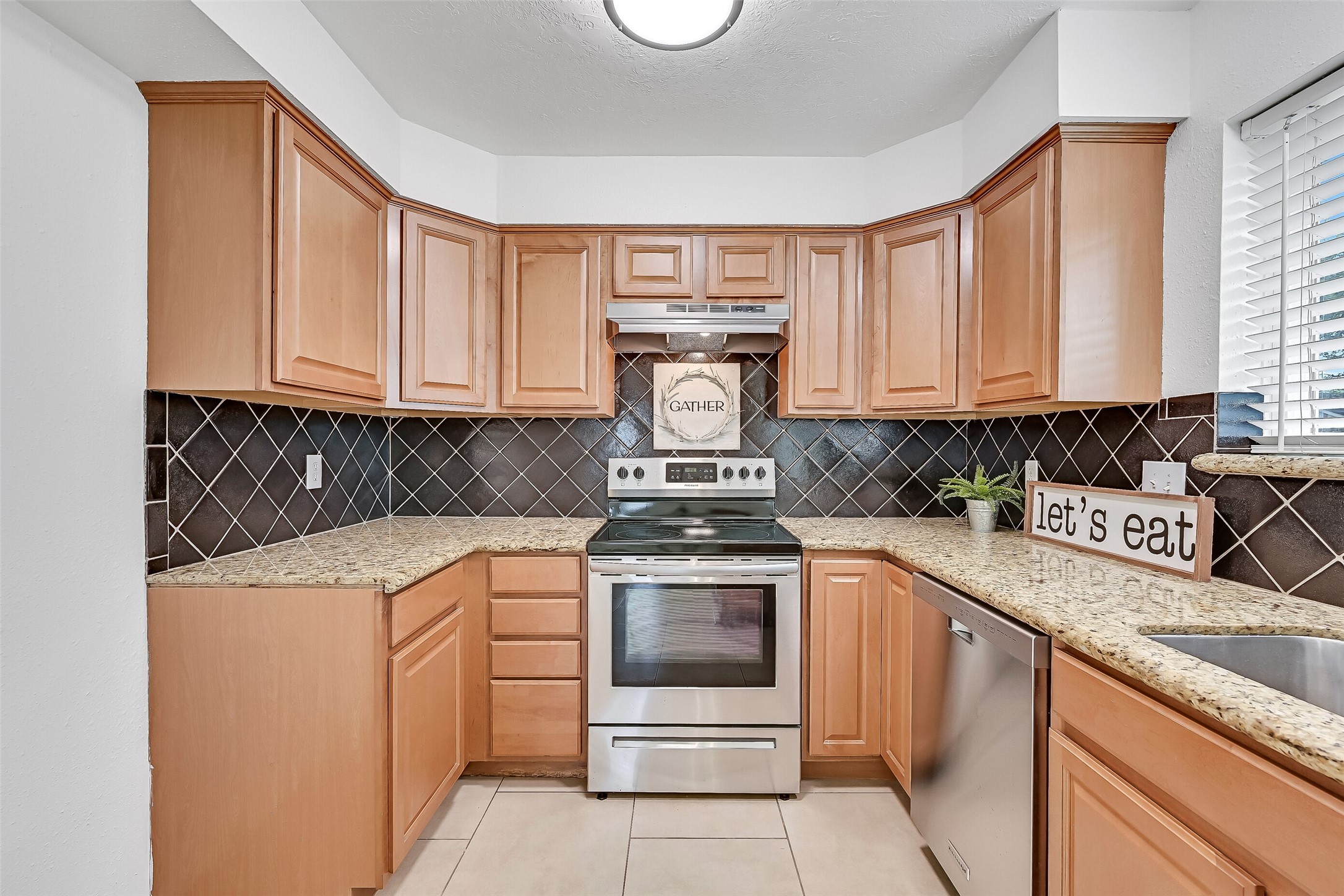 2414 Heather Ridge Court Webster, TX 77598 - Photo 14 of 25