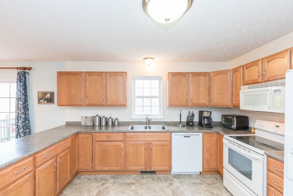 3727 Hodge Hollow Road Pulaski, VA 24301 - Photo 21 of 75 Gallery Image 21