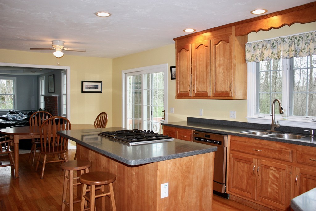 173 East Street Upton, MA 01568 - Photo 15 of 30