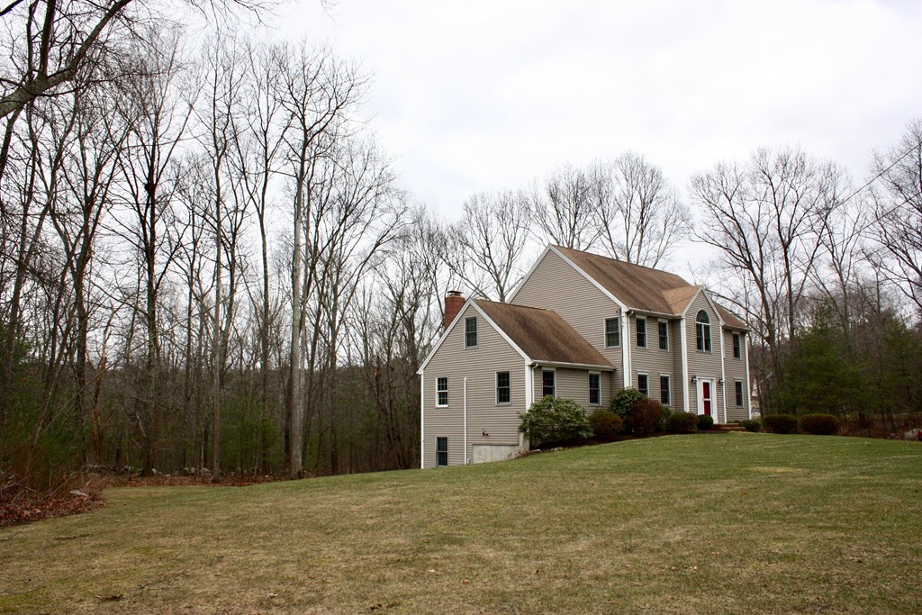 173 East Street Upton, MA 01568 - Photo 2 of 30