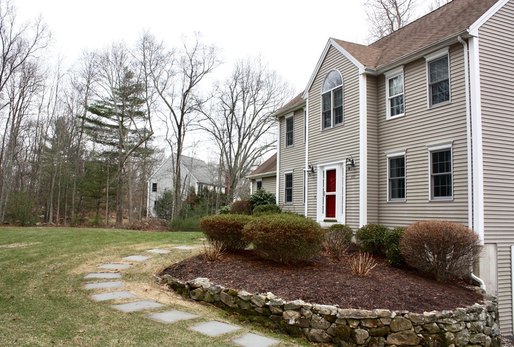 173 East Street Upton, MA 01568 - Photo 3 of 30