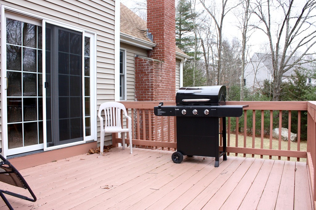 173 East Street Upton, MA 01568 - Photo 6 of 30