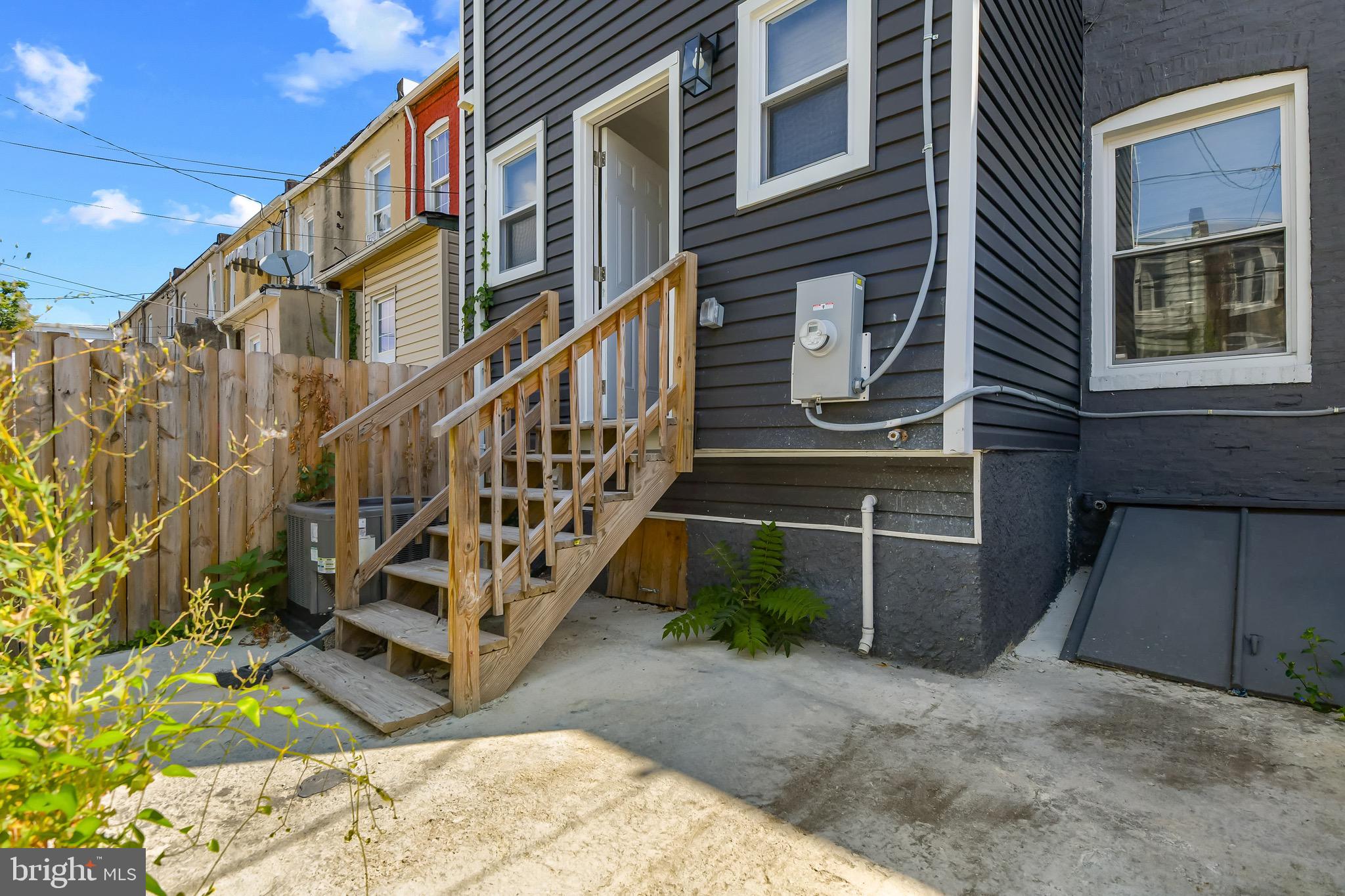 1528 Appleton Street Baltimore, MD 21217 - Photo 29 of 30 Rear Entry