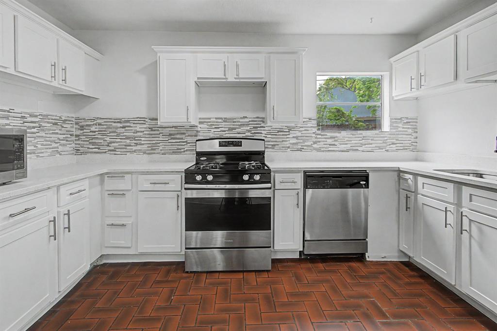 122 West 11th Street Irving, TX 75060 - Photo 6 of 29