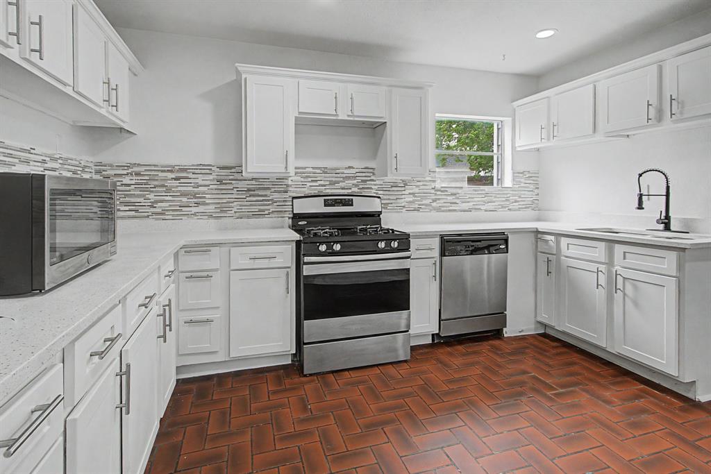 122 West 11th Street Irving, TX 75060 - Photo 8 of 29