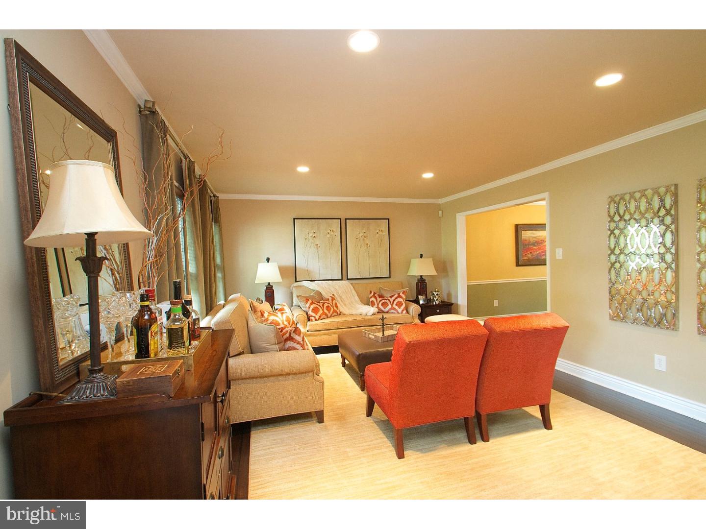 325 Newgate Road Langhorne, PA 19047 - Photo 4 of 23 Living Room