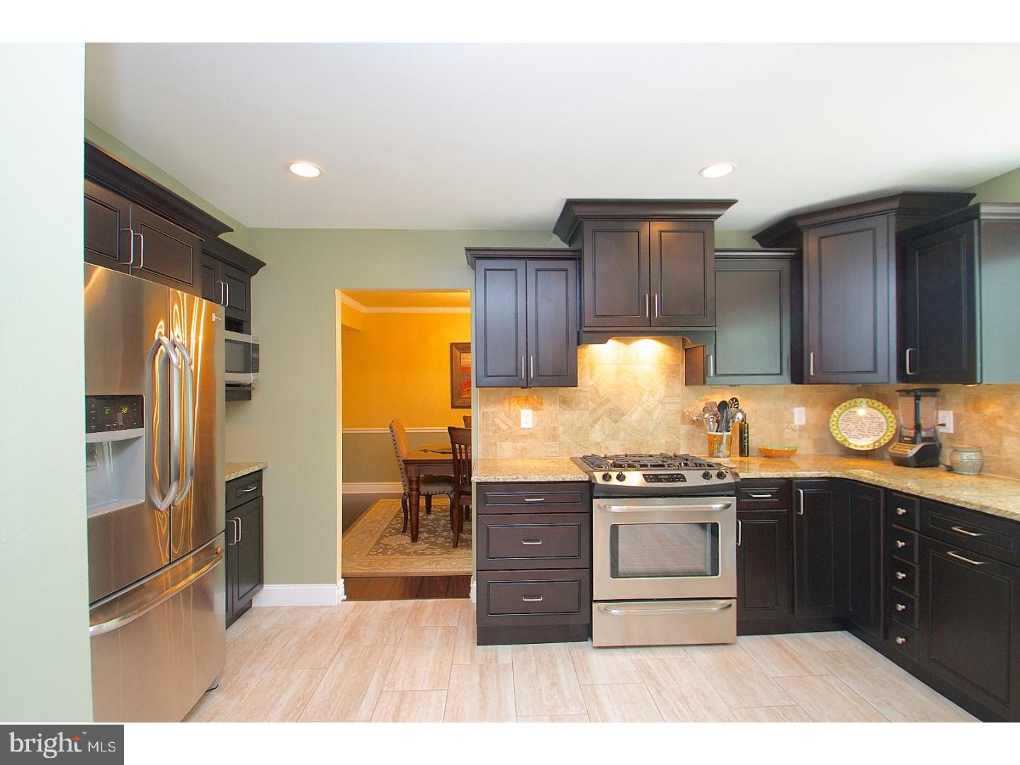 325 Newgate Road Langhorne, PA 19047 - Photo 8 of 23 Kitchen