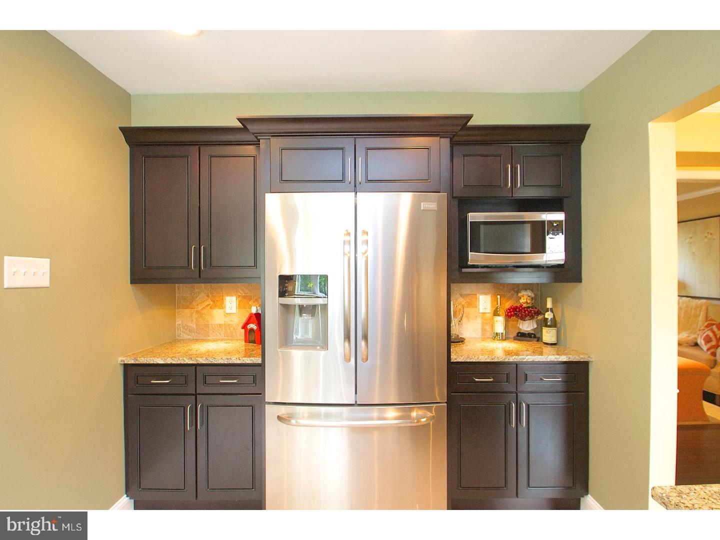 325 Newgate Road Langhorne, PA 19047 - Photo 9 of 23 Kitchen
