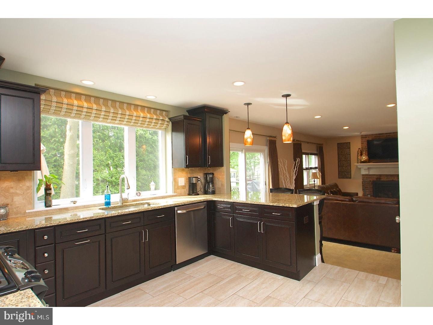 325 Newgate Road Langhorne, PA 19047 - Photo 10 of 23 Kitchen