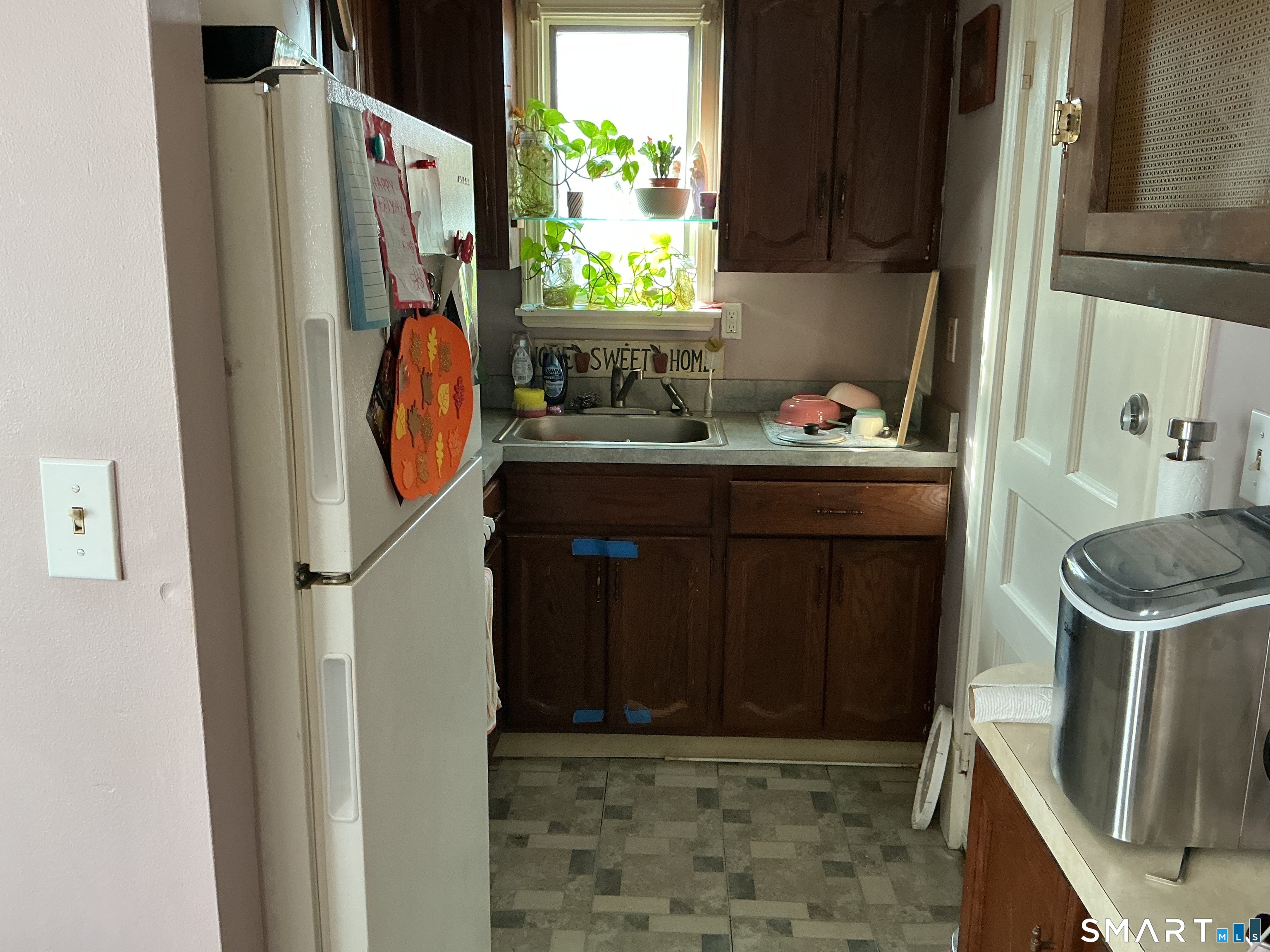 22 Suffield Street Windsor Locks, CT 06096 - Photo 6 of 30