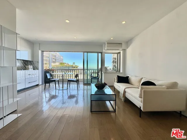 $860,000 | 999 North Doheny Drive, Unit 1005, West Hollywood, CA 90069