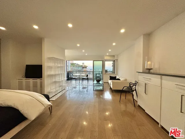 $860,000 | 999 North Doheny Drive, Unit 1005, West Hollywood, CA 90069