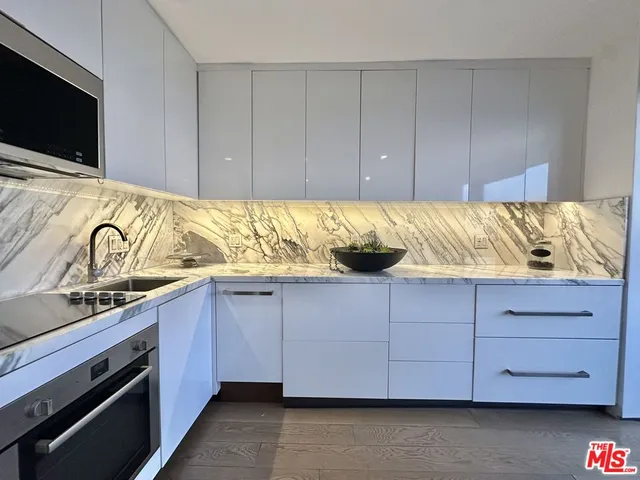 $860,000 | 999 North Doheny Drive, Unit 1005, West Hollywood, CA 90069