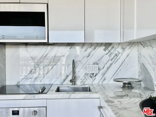 $860,000 | 999 North Doheny Drive, Unit 1005, West Hollywood, CA 90069