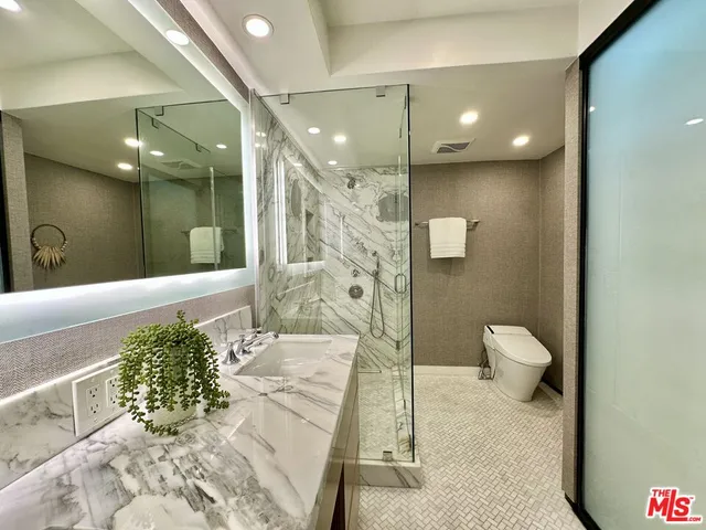 $860,000 | 999 North Doheny Drive, Unit 1005, West Hollywood, CA 90069