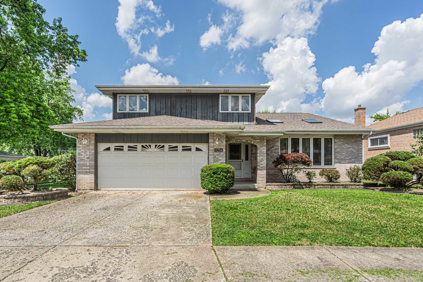 11254 South Whipple St