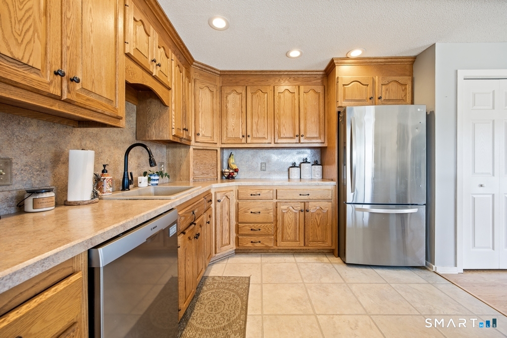 12 Spindle Hill Road, Unit 6H Wolcott, CT 06716 - Photo 6 of 25