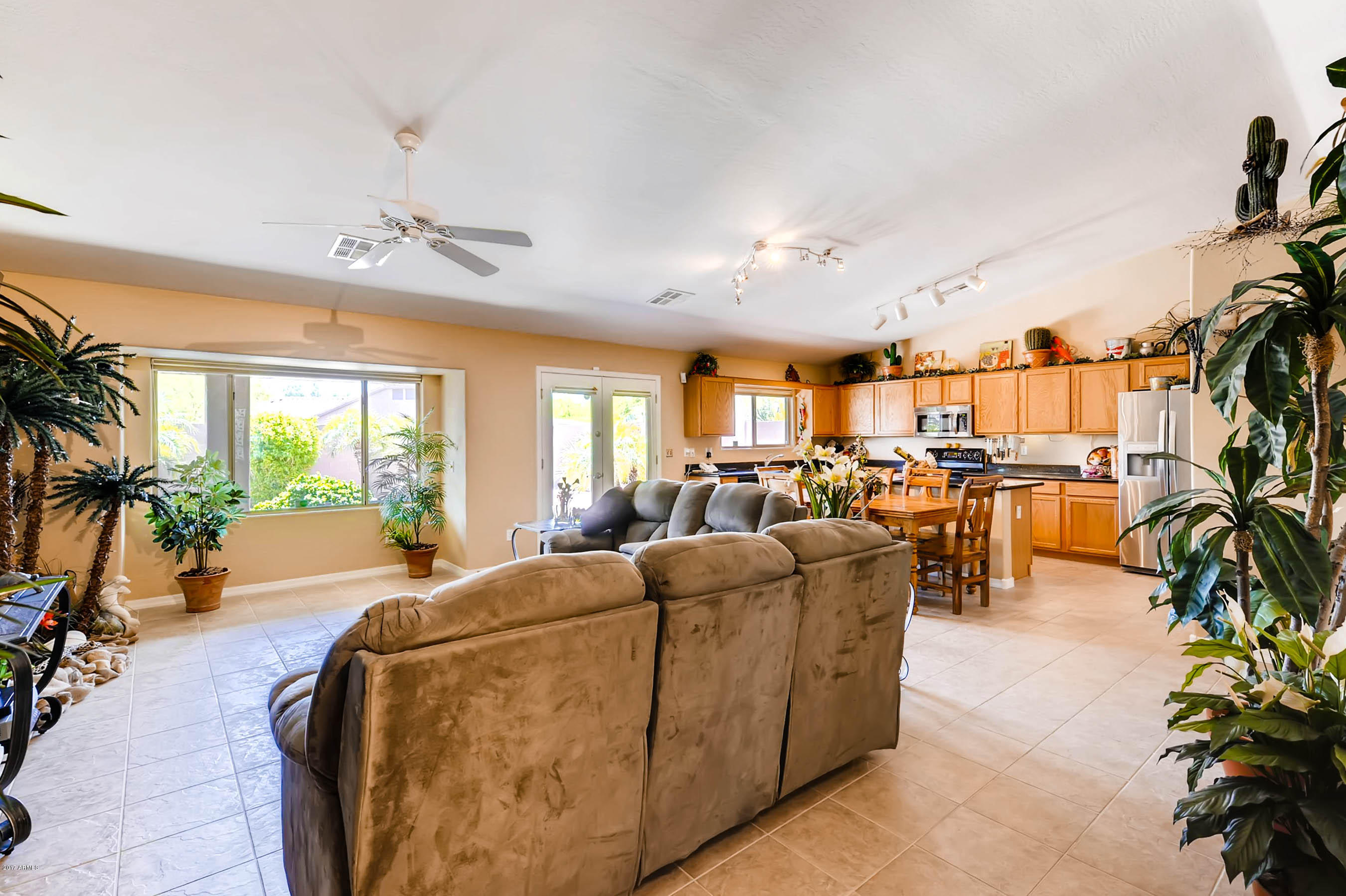 17475 West Spring Lane Surprise, AZ 85388 - Photo 5 of 28 17475 W Spring Ln Surprise AZ-print-005