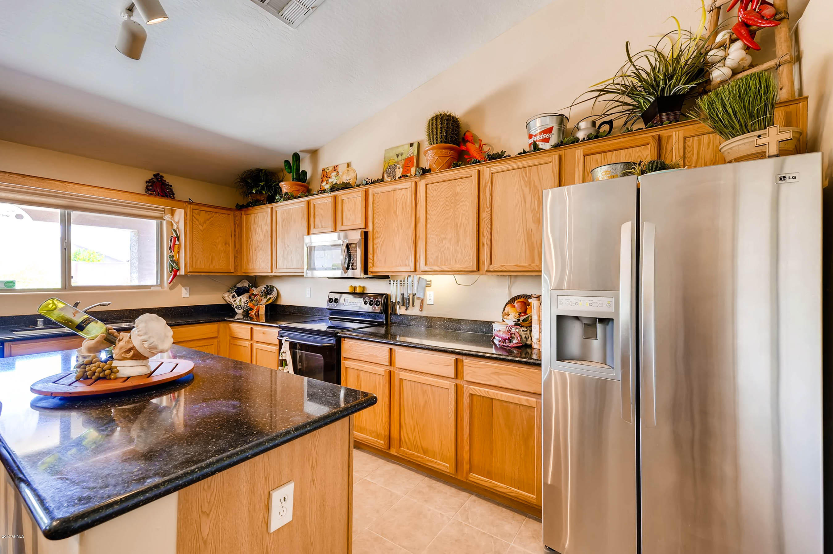 17475 West Spring Lane Surprise, AZ 85388 - Photo 8 of 28 17475 W Spring Ln Surprise AZ-print-008