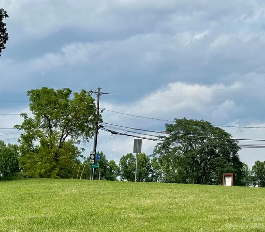 $84,500 | 158 Lenoir Rhyne Boulevard Southeast, Hickory, NC 28602