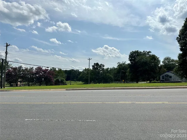 $84,500 | 158 Lenoir Rhyne Boulevard Southeast, Hickory, NC 28602