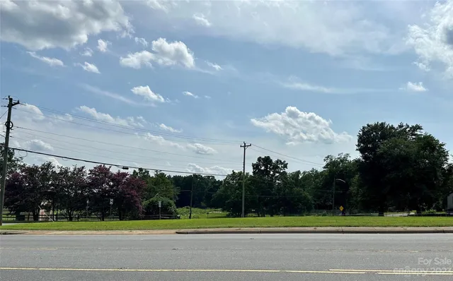 $84,500 | 158 Lenoir Rhyne Boulevard Southeast, Hickory, NC 28602