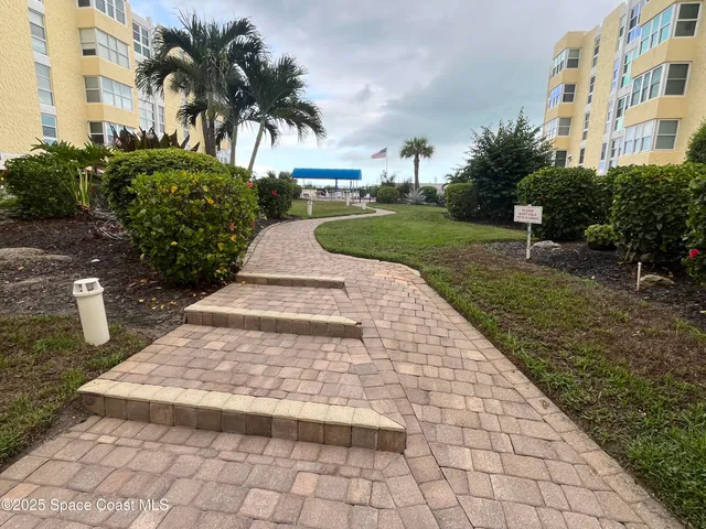 $2,300 | 4700 Ocean Beach Boulevard, Unit 410, Cocoa Beach, FL 32931