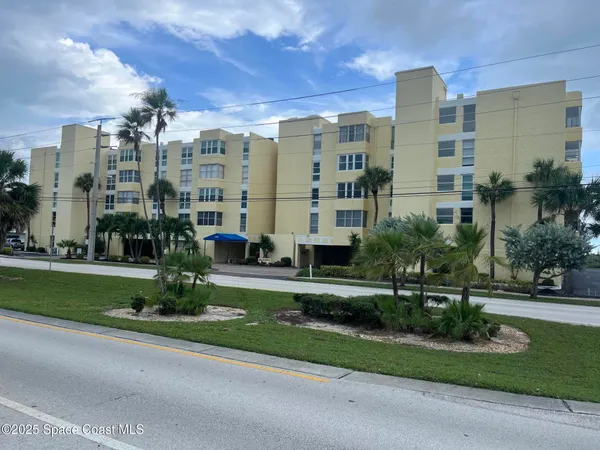 $2,300 | 4700 Ocean Beach Boulevard, Unit 410, Cocoa Beach, FL 32931