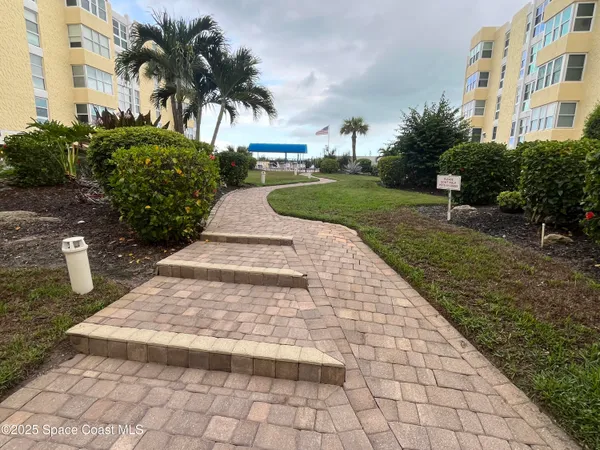 $2,300 | 4700 Ocean Beach Boulevard, Unit 410, Cocoa Beach, FL 32931