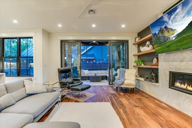 $1,385,000 | 1305 Kinney Avenue, Unit 1, Austin, TX 78704