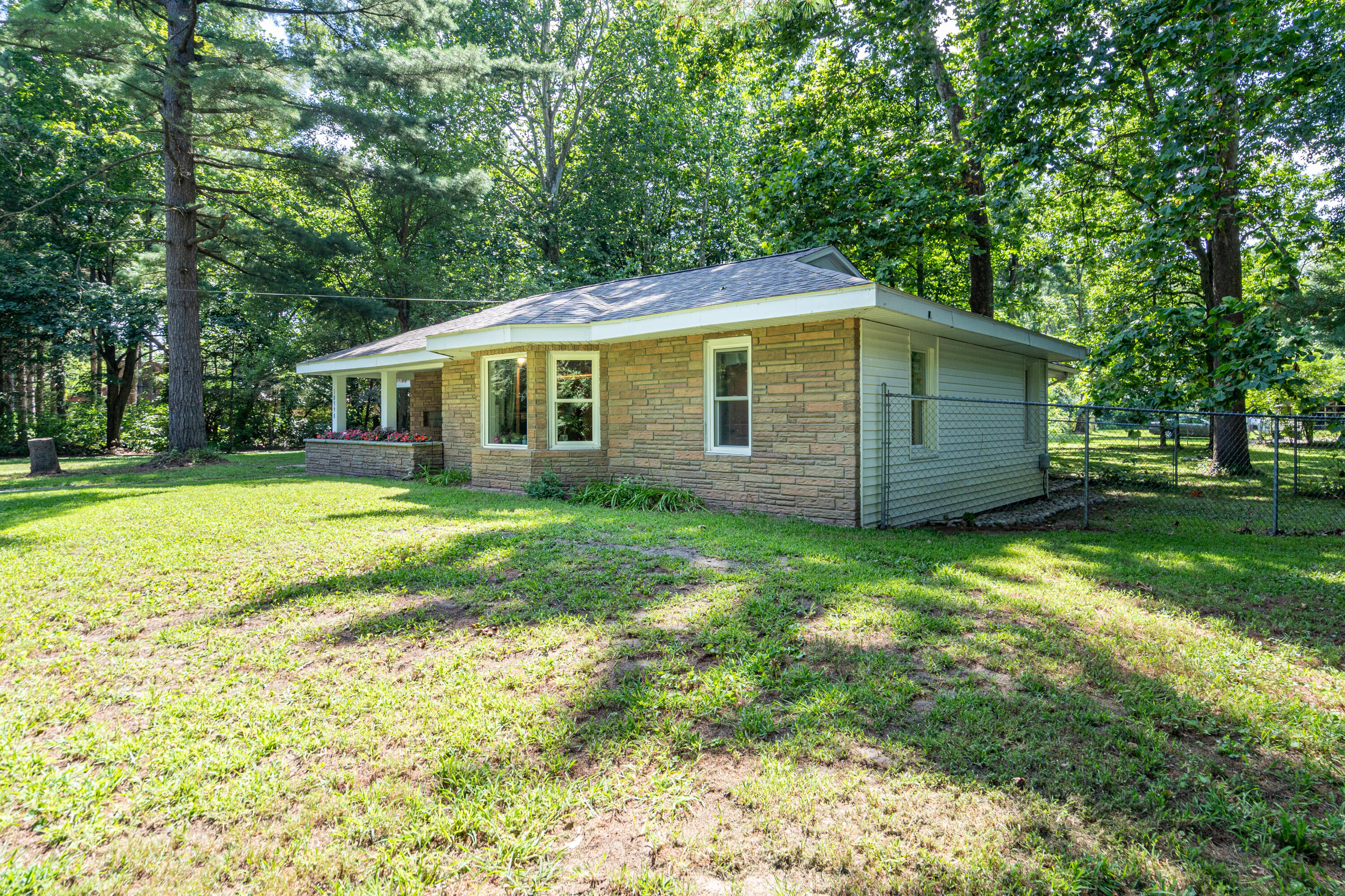 10390 Rawsonville Road Belleville, MI 48111 - Photo 35 of 54 005_36