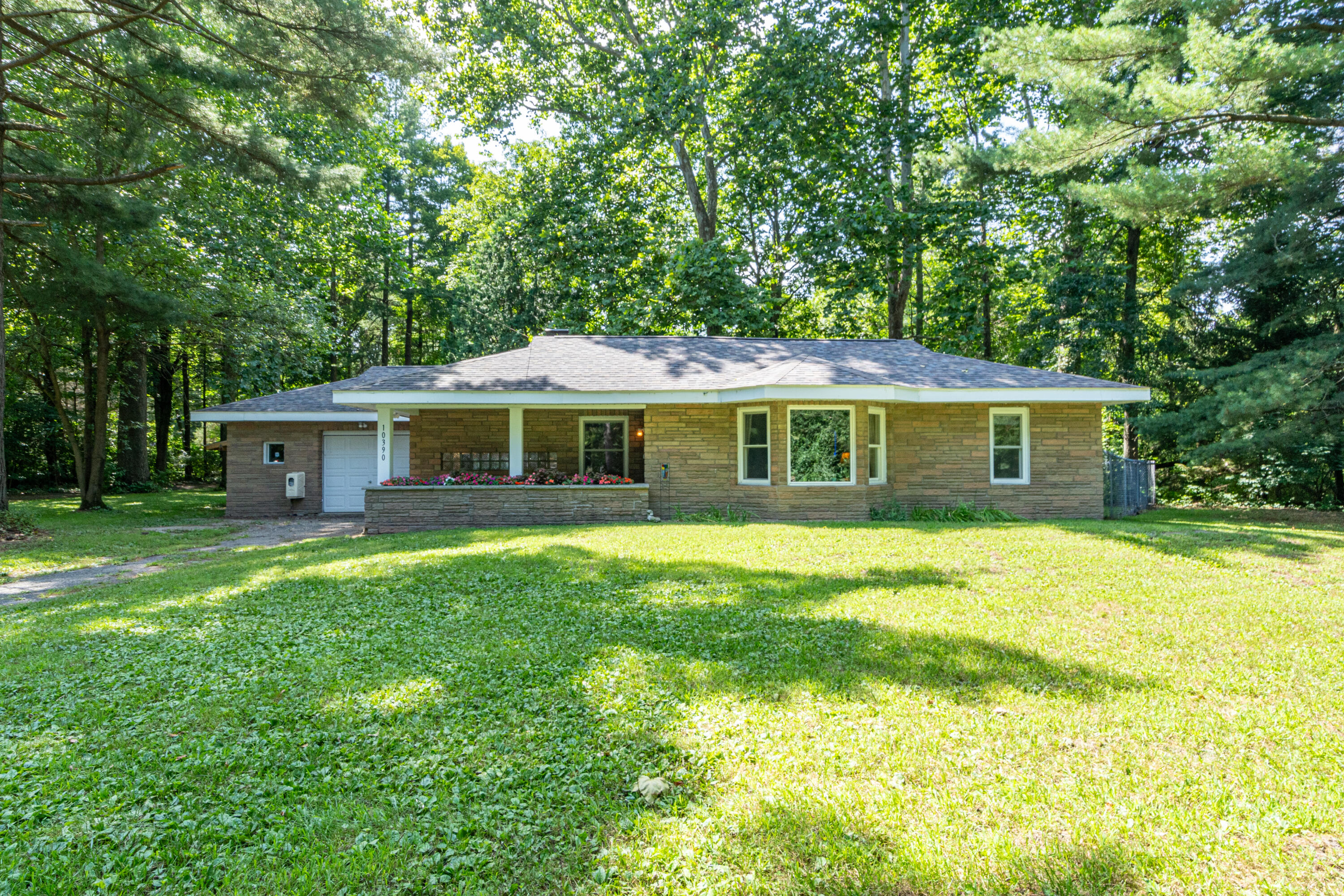 10390 Rawsonville Road Belleville, MI 48111 - Photo 38 of 54 000