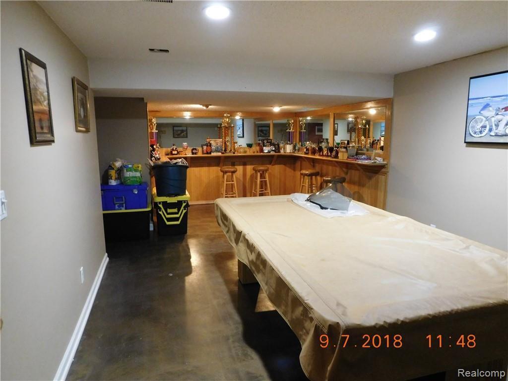 37335 Chesapeake Road Farmington Hills, MI 48335 - Photo 36 of 48