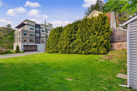 $1,225,000 | 17 Grant Street, Pleasantville, NY 10570