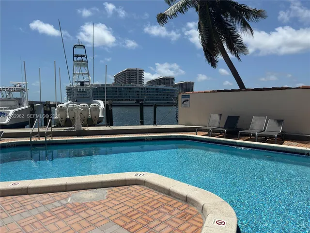 $5,000 | 1632 South Bayshore Court, Unit 302, Miami, FL 33133