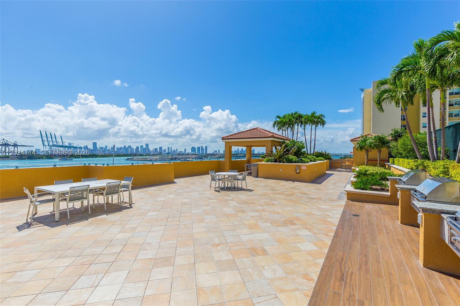 90 Alton Road, Unit 1405 Miami Beach, FL 33139 - Photo 29 of 39 Gallery Image 29