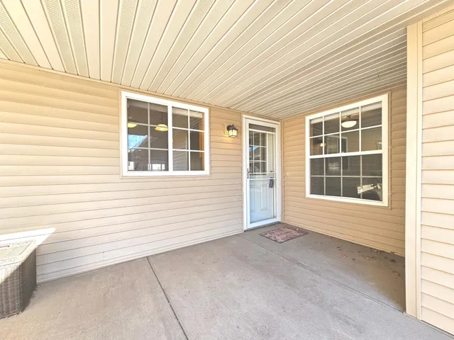 $329,900 | 75 Crown Pointe Curve, Hudson, WI 54016