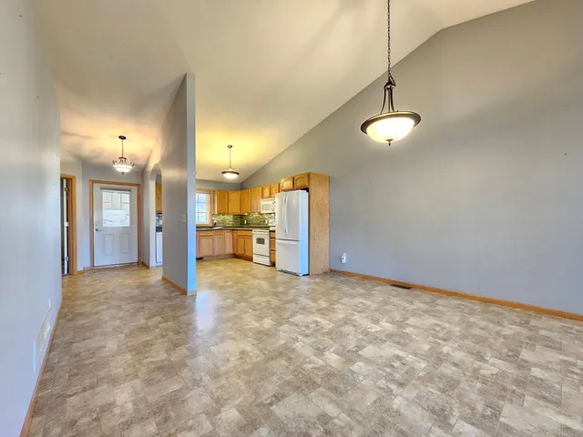 $329,900 | 75 Crown Pointe Curve, Hudson, WI 54016