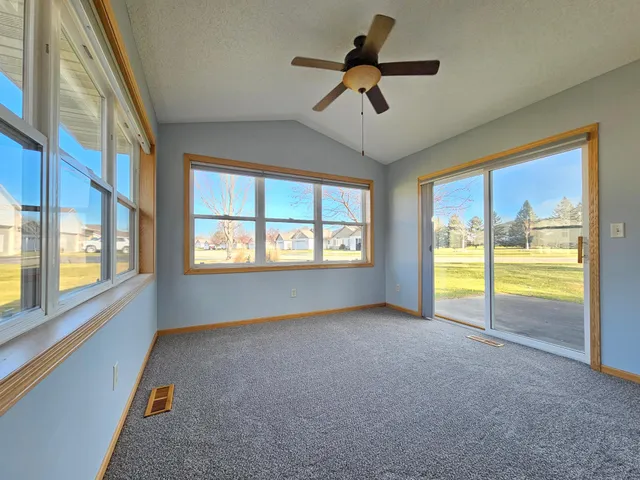 $329,900 | 75 Crown Pointe Curve, Hudson, WI 54016