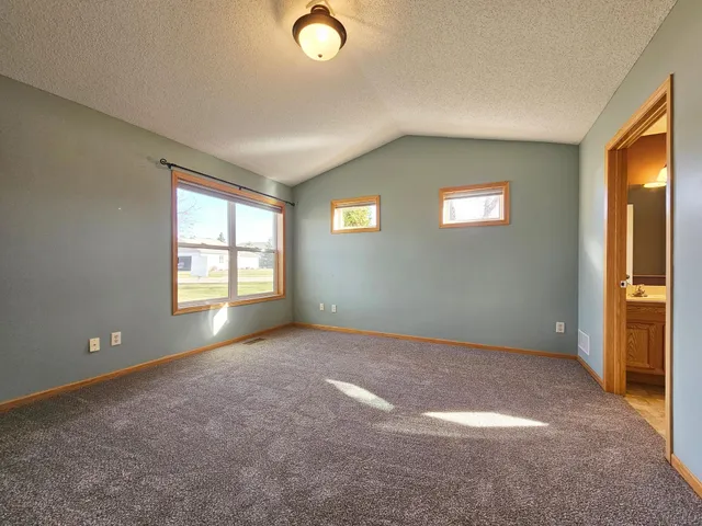 $329,900 | 75 Crown Pointe Curve, Hudson, WI 54016