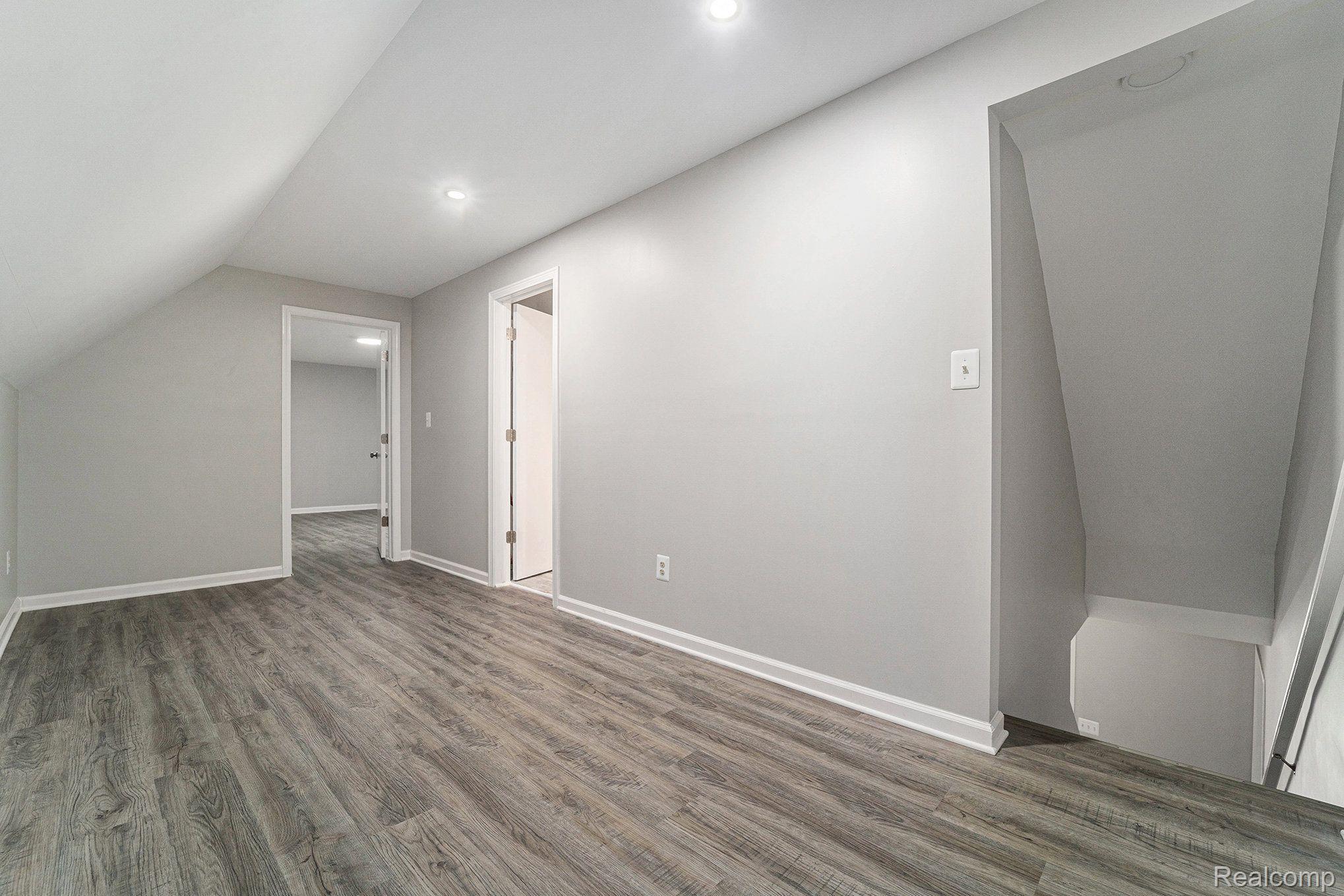 1725 Parker Road Holly, MI 48442 - Photo 20 of 24 Flex area is ready to fit your needs