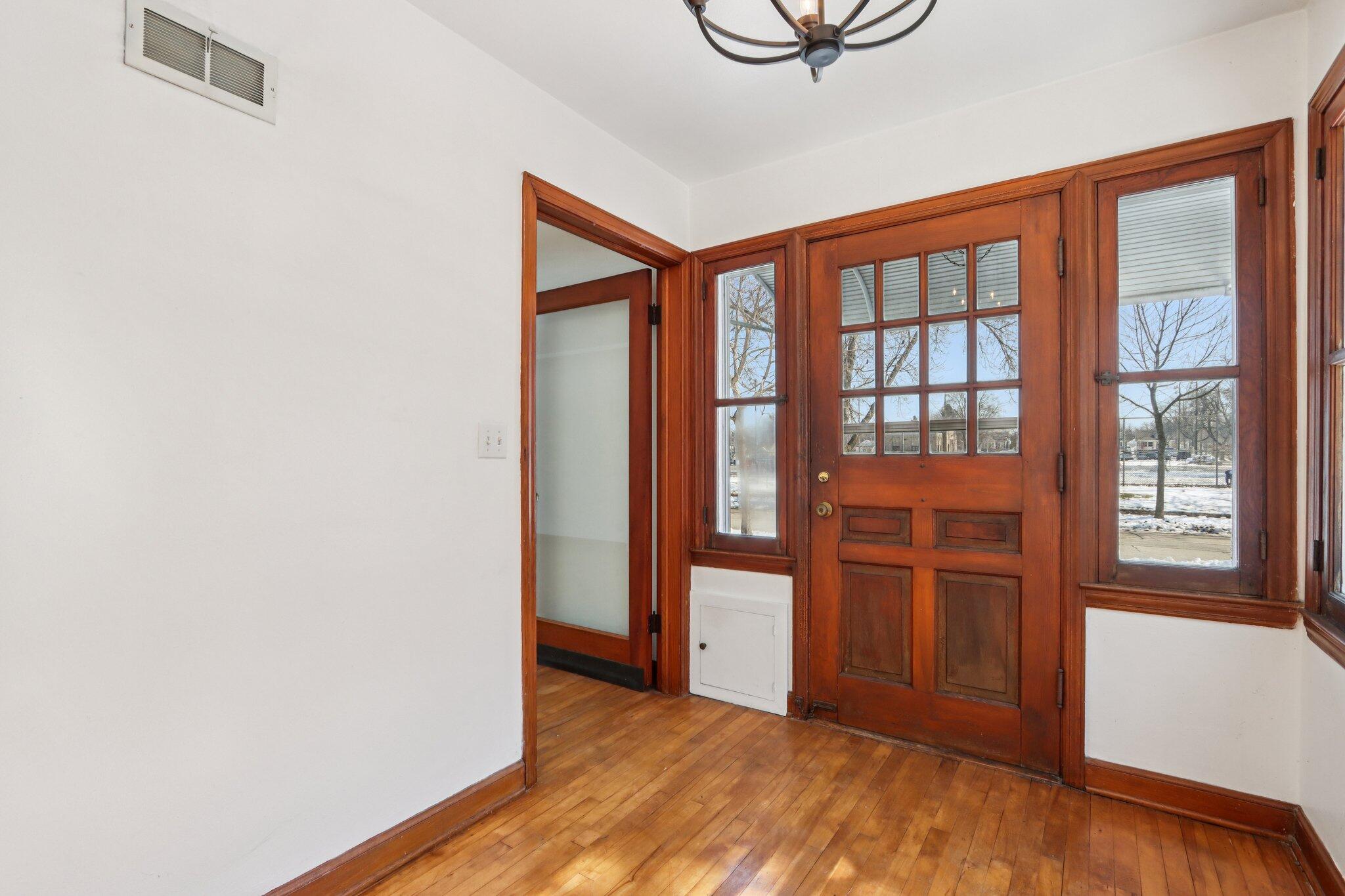 311 North 66th Street Milwaukee, WI 53213 - Photo 9 of 36 13-web-or-mls-N 66th St-S2003-013