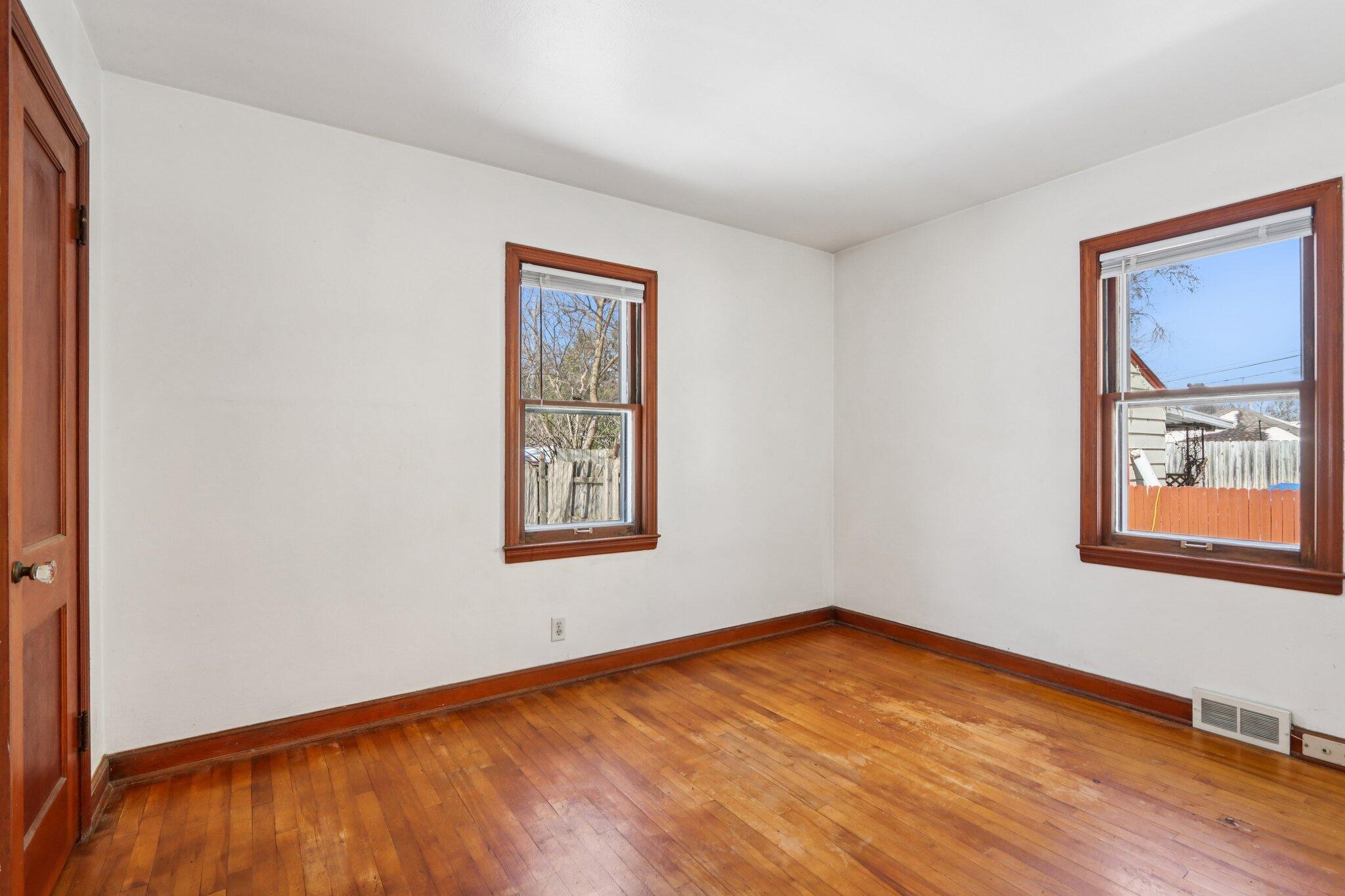 311 North 66th Street Milwaukee, WI 53213 - Photo 12 of 36 28-web-or-mls-N 66th St-S2003-028