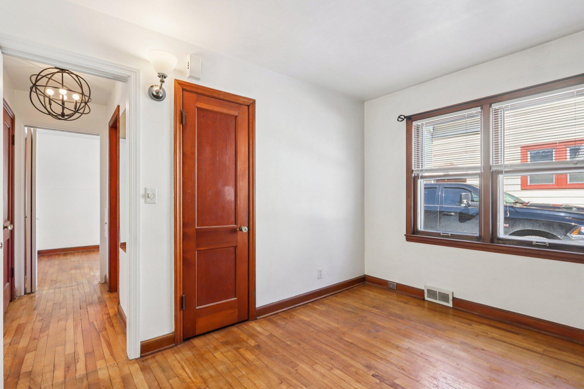 311 North 66th Street Milwaukee, WI 53213 - Photo 13 of 36 26-web-or-mls-N 66th St-S2003-026