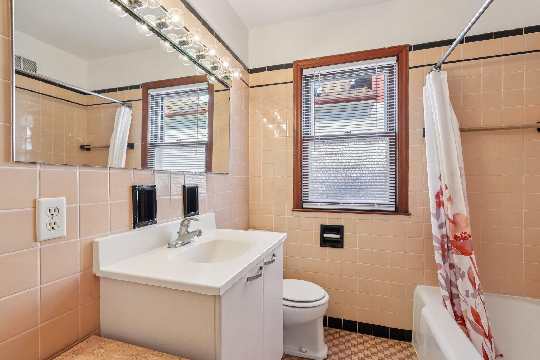 311 North 66th Street Milwaukee, WI 53213 - Photo 16 of 36 23-web-or-mls-N 66th St-S2003-023