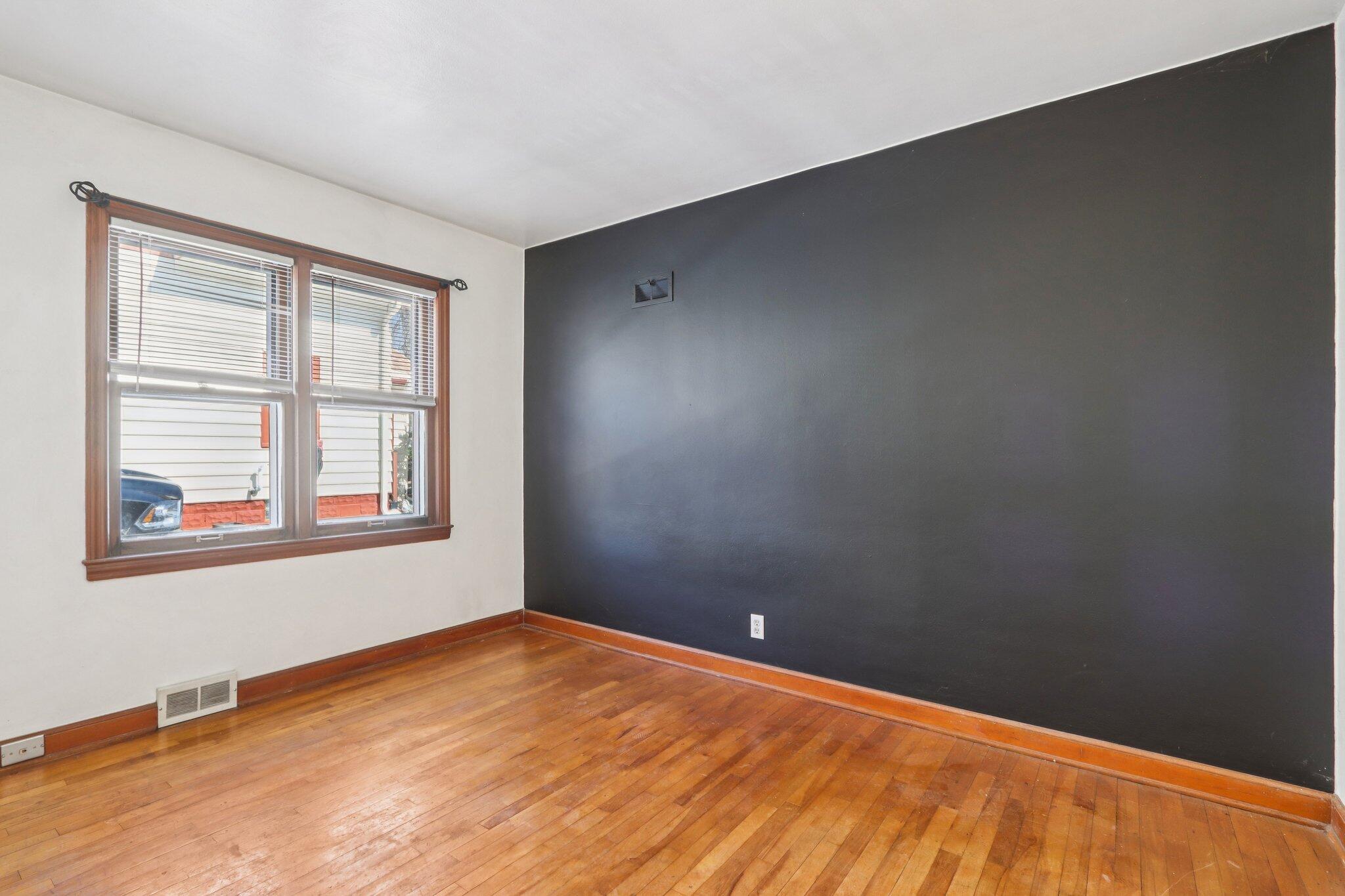 311 North 66th Street Milwaukee, WI 53213 - Photo 18 of 36 25-web-or-mls-N 66th St-S2003-025